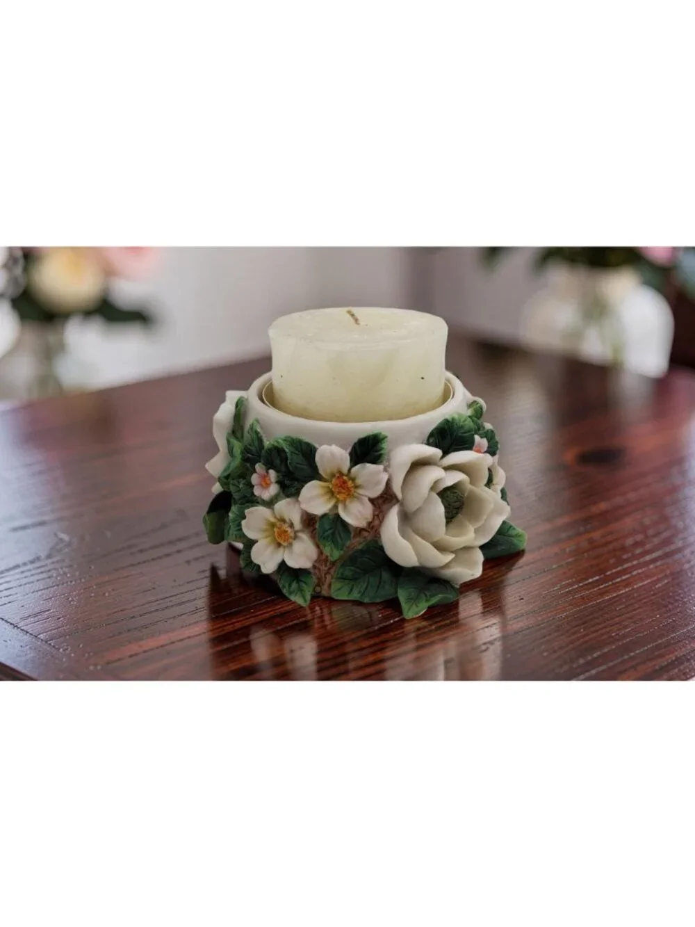 vintage 1990s beautiful resin floral candle holder with candle 5.5